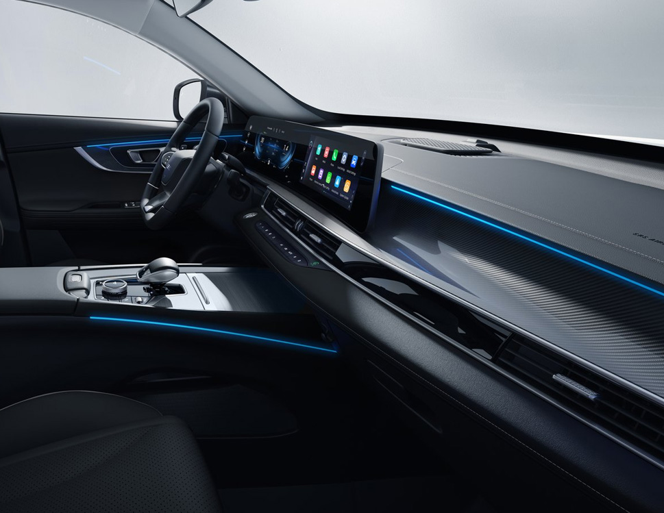 CHERY Tiggo 7 - Interiér - W-HUD a duálne displeje